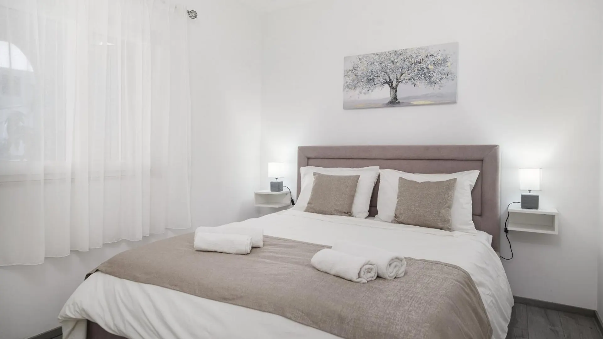 Luxury Six-Bedroom Villa With Heated Pool&Sauna Kastela