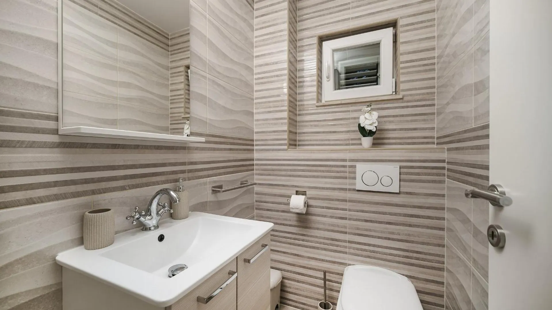 Luxury Six-Bedroom Villa With Heated Pool&Sauna Kastela