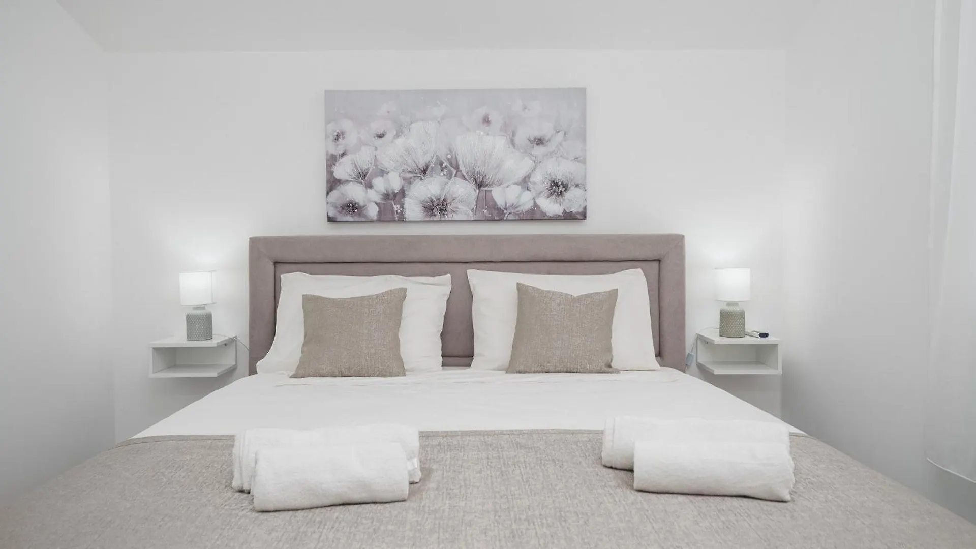 Luxury Six-Bedroom Villa With Heated Pool&Sauna Kastela