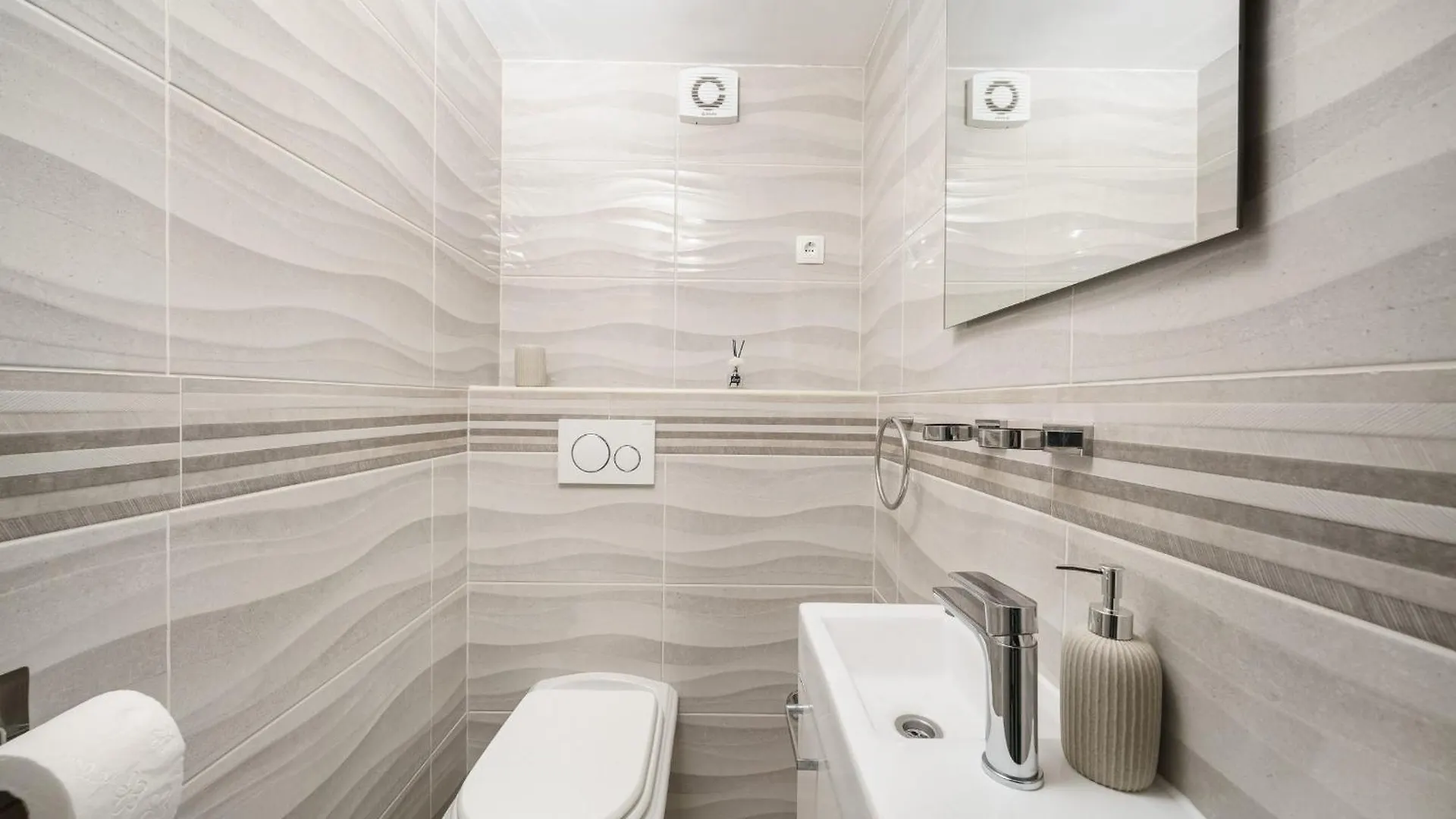 Luxury Six-Bedroom Villa With Heated Pool&Sauna Kastela 0*,  Croatia