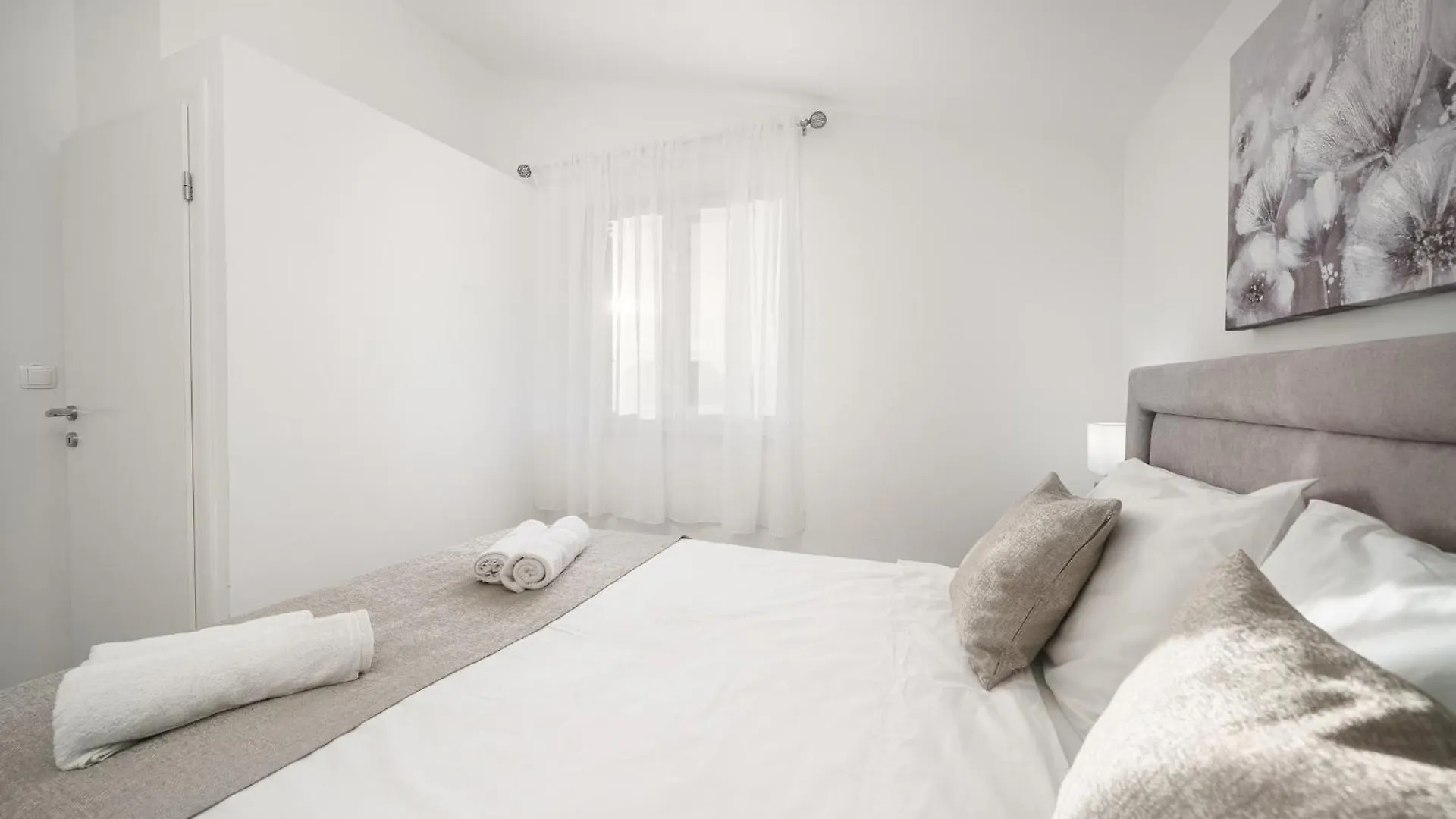 Luxury Six-Bedroom Villa With Heated Pool&Sauna Kastela