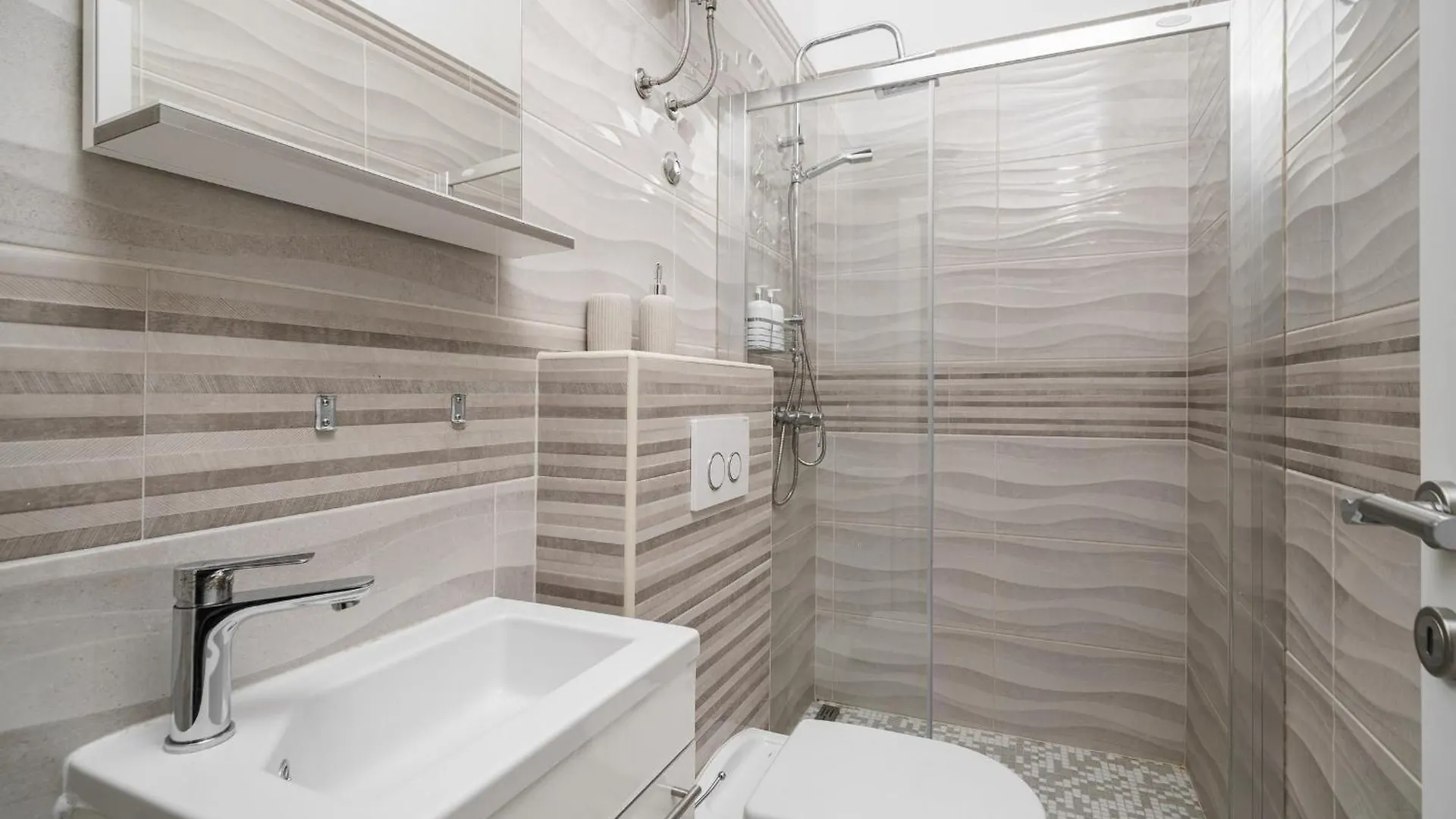 Luxury Six-Bedroom Villa With Heated Pool&Sauna Kastela