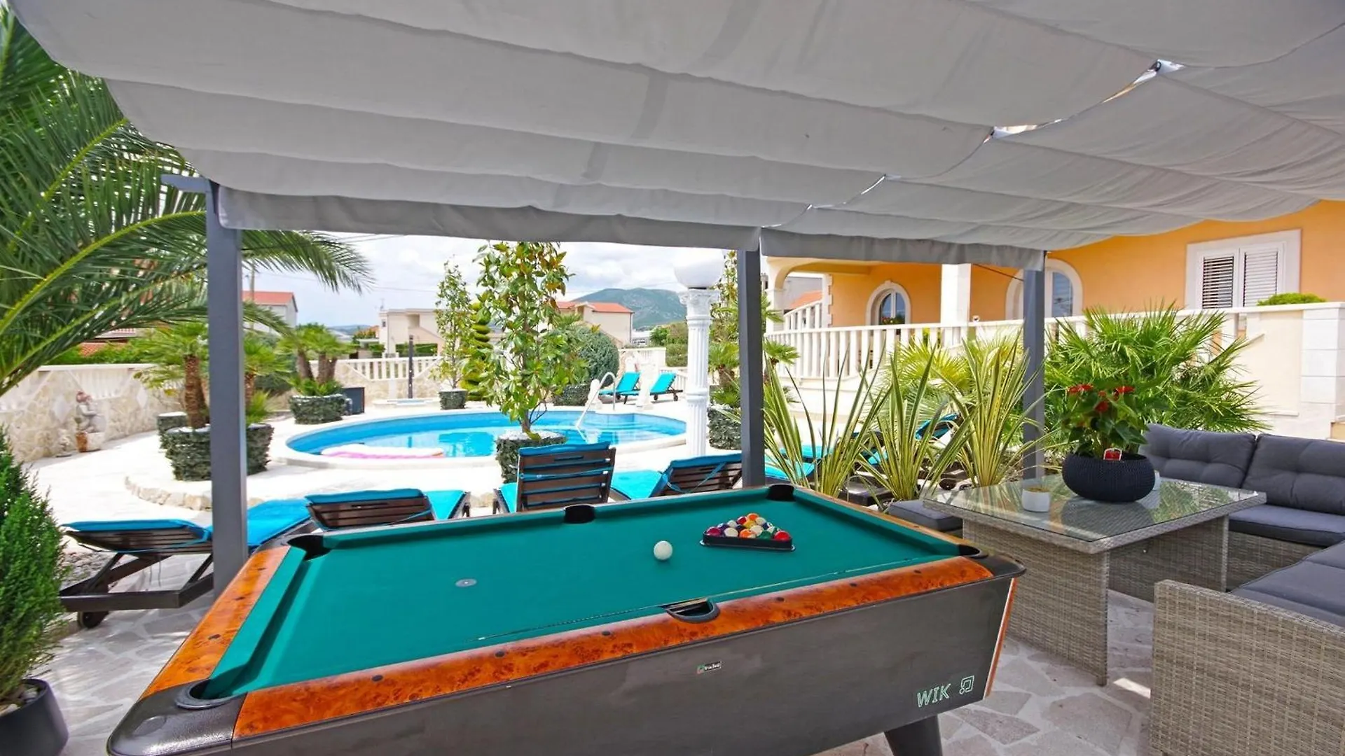 Luxury Six-Bedroom Villa With Heated Pool&Sauna Kastela