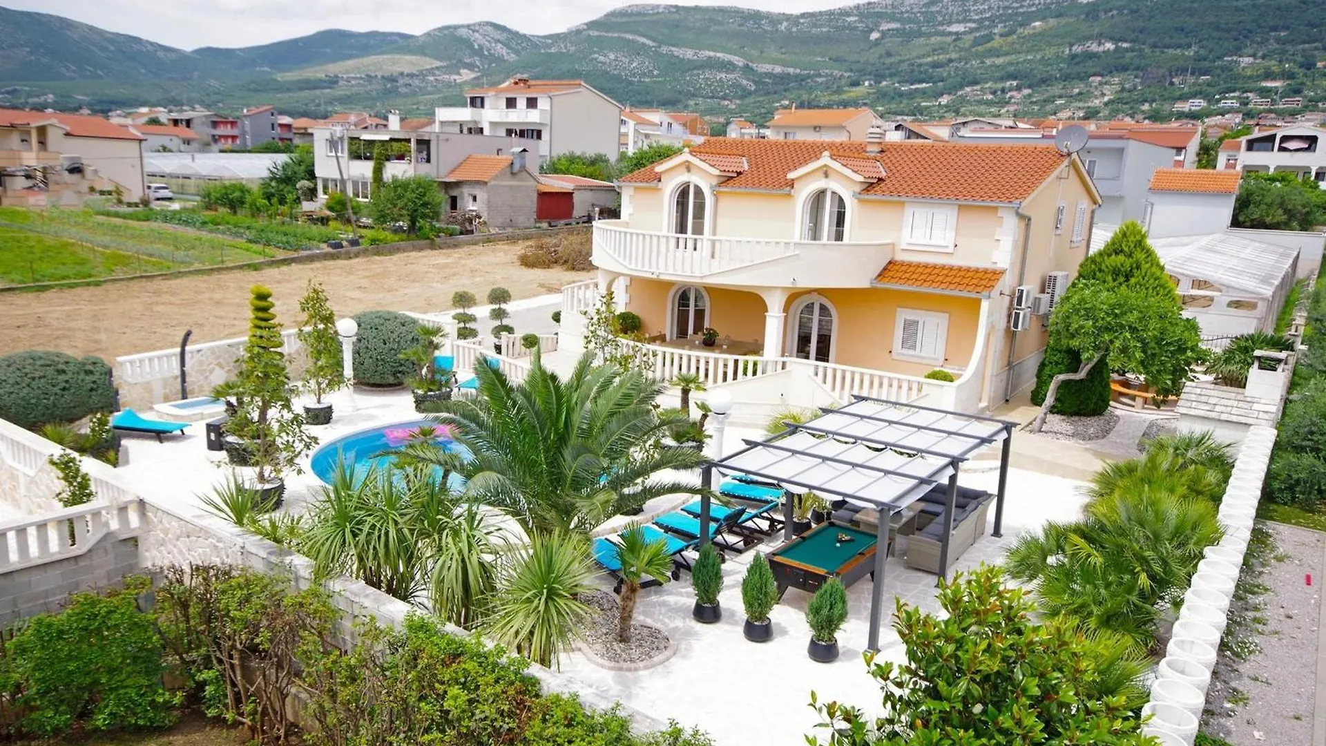 Luxury Six-Bedroom Villa With Heated Pool&Sauna Kastela